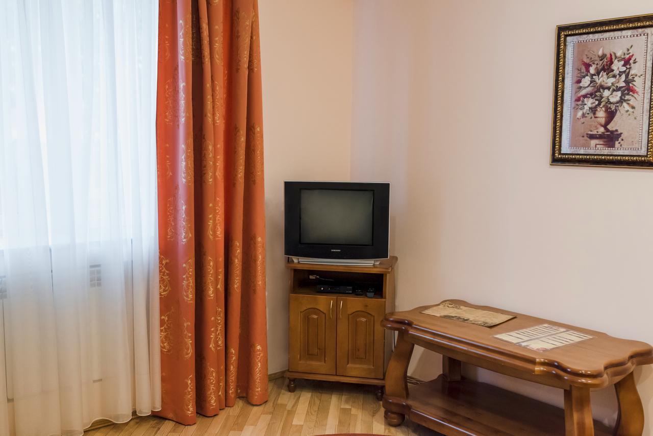 Okolytsya Motel Rivne Exterior foto