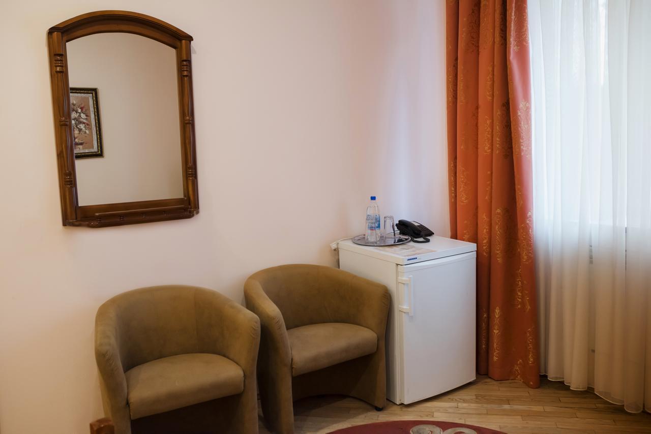 Okolytsya Motel Rivne Exterior foto